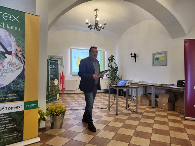 Dyrektor podczas prezentacji